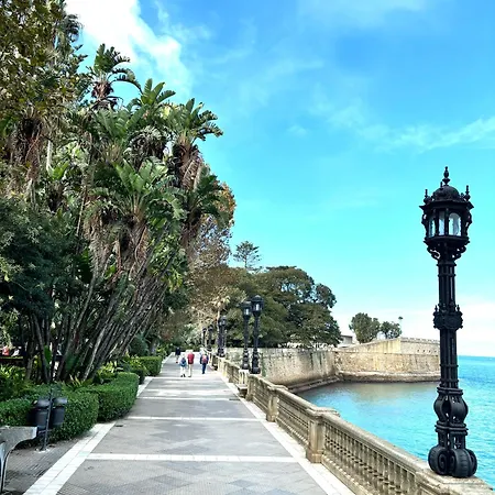 Coqueto En El Centro De Cadiz